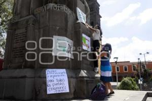 MANIFESTACIÓN MONUMENTO FUNDADORES