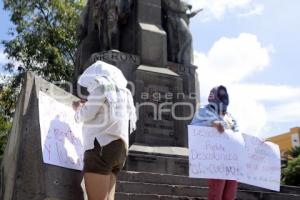 MANIFESTACIÓN MONUMENTO FUNDADORES