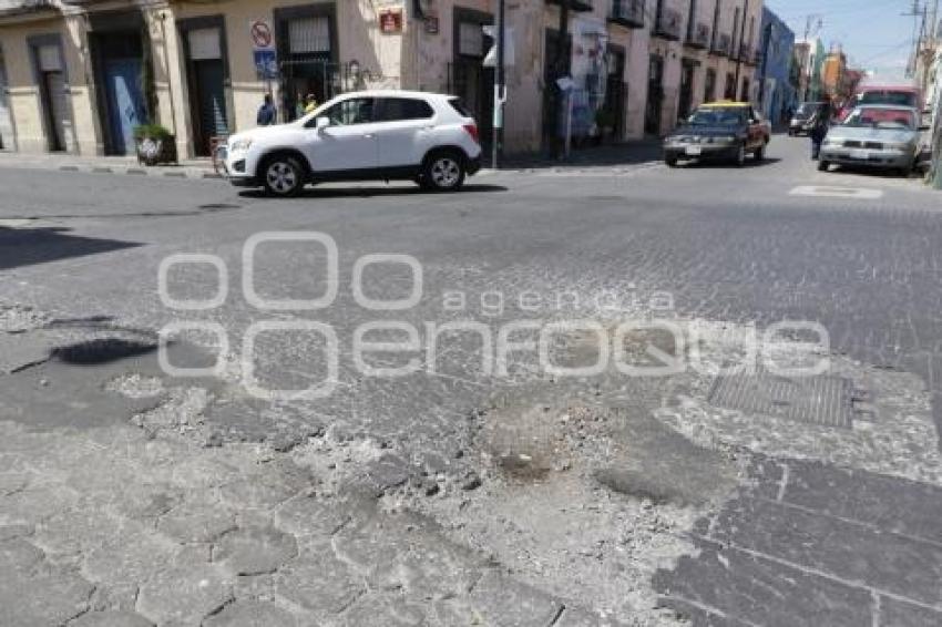 CENTRO HISTÓRICO . BACHES