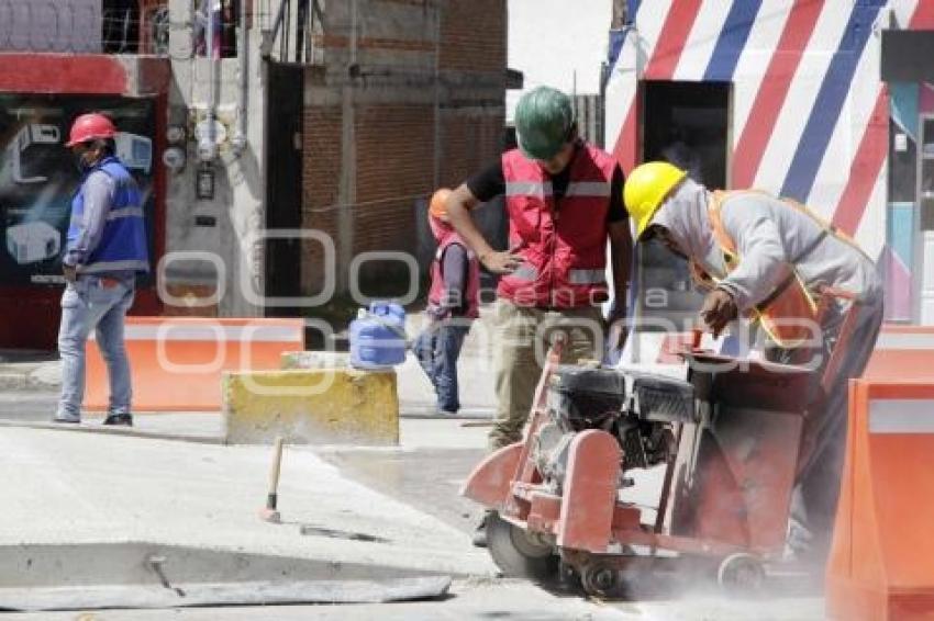 CONSTRUCCIÓN PASO PEATONAL