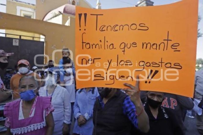 MANIFESTACIÓN . BAÑOS PÚBLICOS