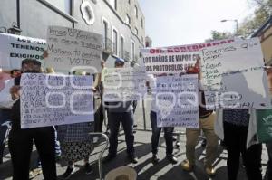 MANIFESTACIÓN . BAÑOS PÚBLICOS