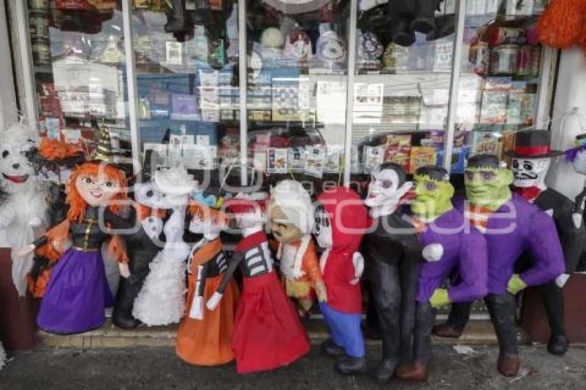 DÍA DE MUERTOS . PIÑATAS