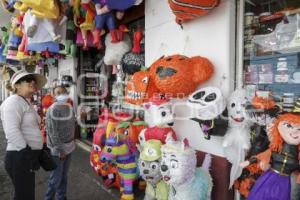 DÍA DE MUERTOS . PIÑATAS