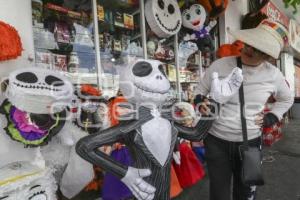 DÍA DE MUERTOS . PIÑATAS