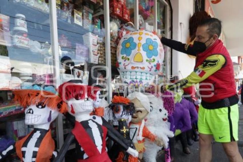 DÍA DE MUERTOS . PIÑATAS