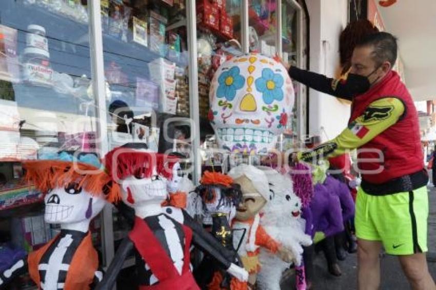 DÍA DE MUERTOS . PIÑATAS