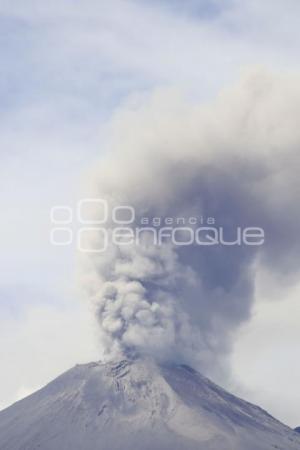 VOLCÁN POPOCATÉPETL . FUMAROLA