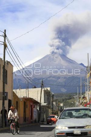 VOLCÁN POPOCATÉPETL . FUMAROLA