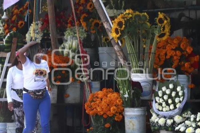 ECONOMÍA . VENTA DE FLOR