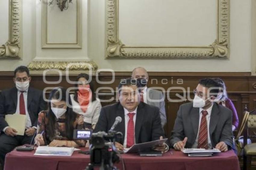 AYUNTAMIENTO . COMPARECENCIA INDUSTRIAL DE ABASTOS