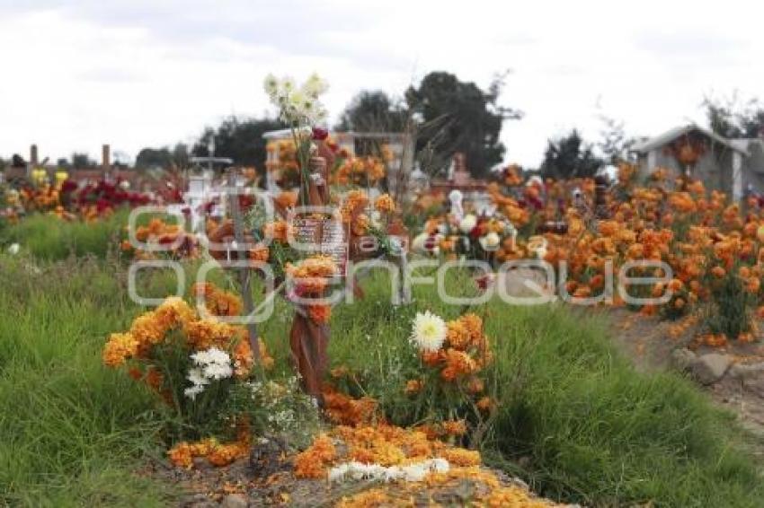 DÍA DE MUERTOS . PANTEONES