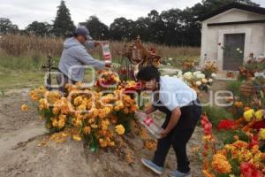 DÍA DE MUERTOS . PANTEONES