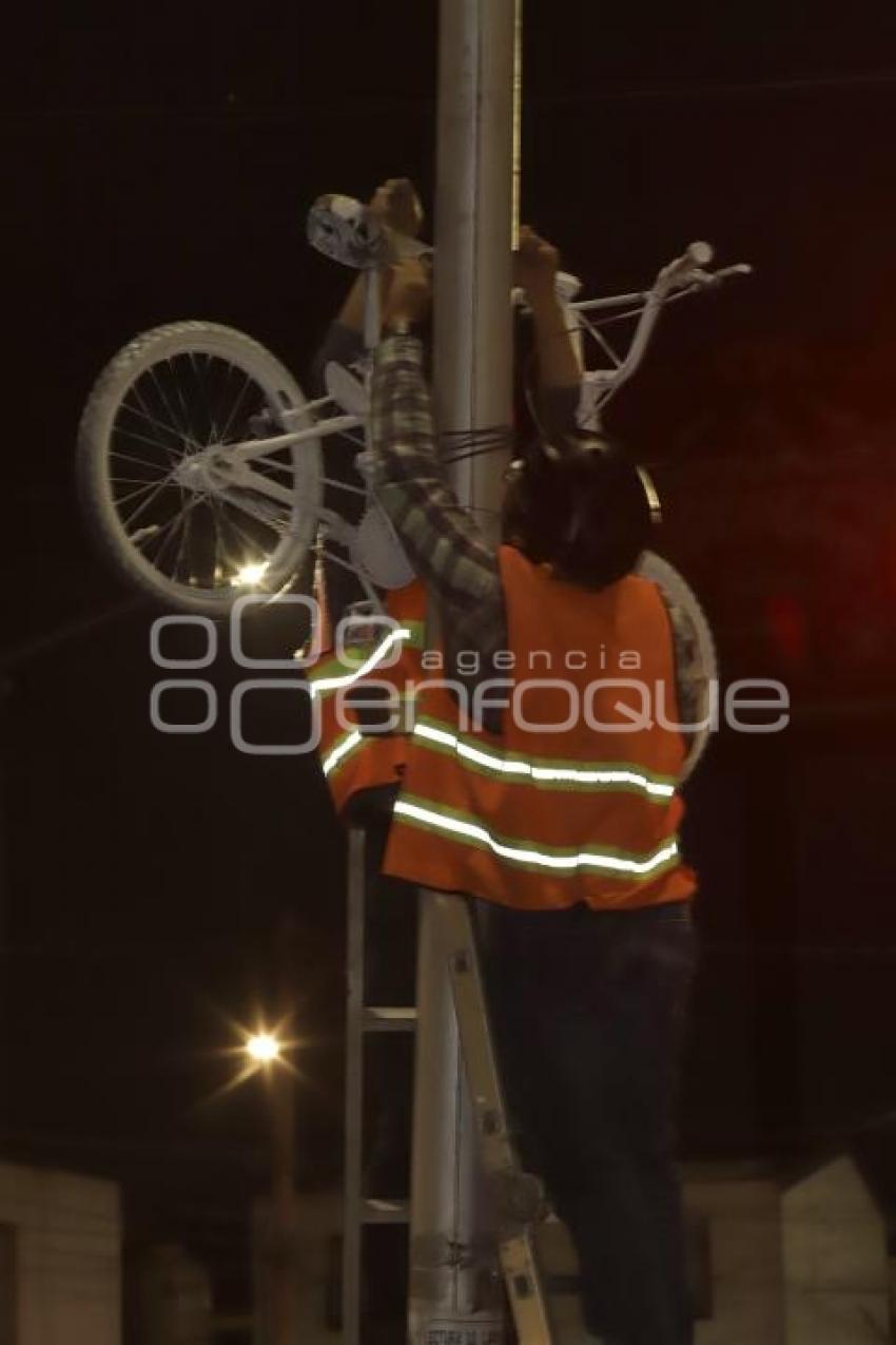 BICICLETA BLANCA