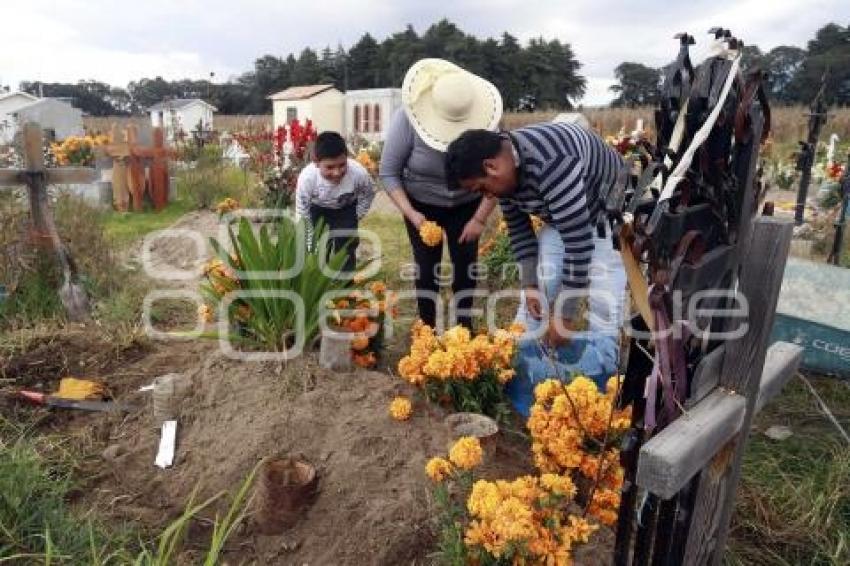 DÍA DE MUERTOS . PANTEONES