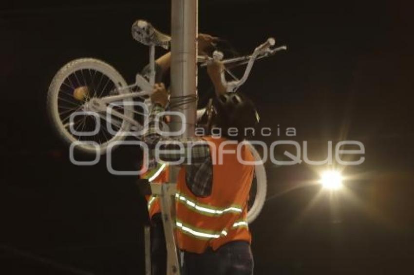 BICICLETA BLANCA