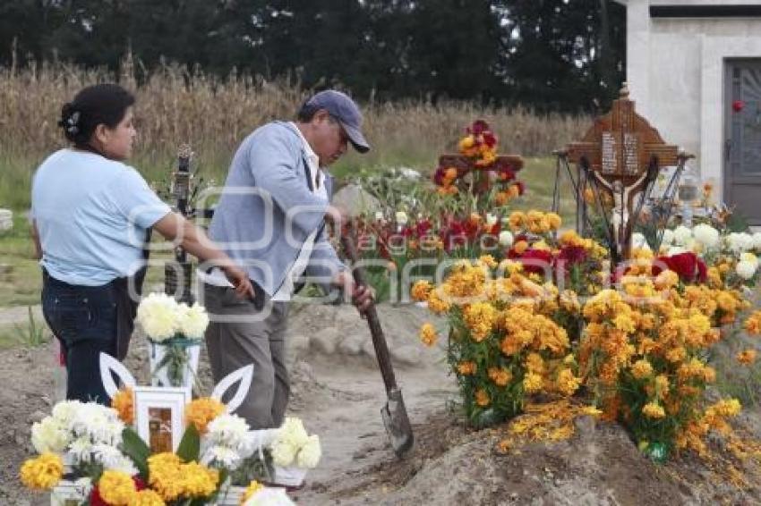 DÍA DE MUERTOS . PANTEONES