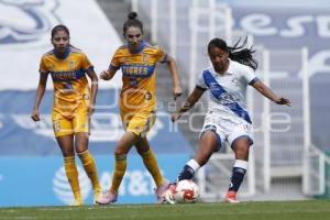 FÚTBOL FEMENIL . PUEBLA VS TIGRES