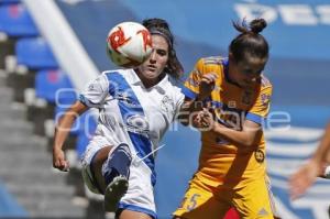 FÚTBOL FEMENIL . PUEBLA VS TIGRES