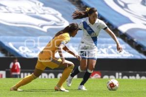 FÚTBOL FEMENIL . PUEBLA VS TIGRES