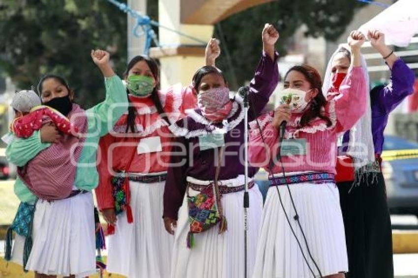 MUJERES INDÍGENAS