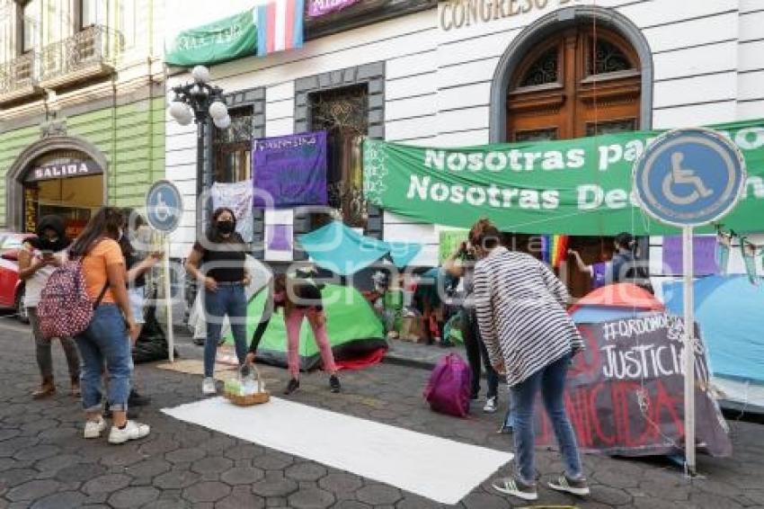 FEMINISTAS . CONGRESO DEL ESTADO