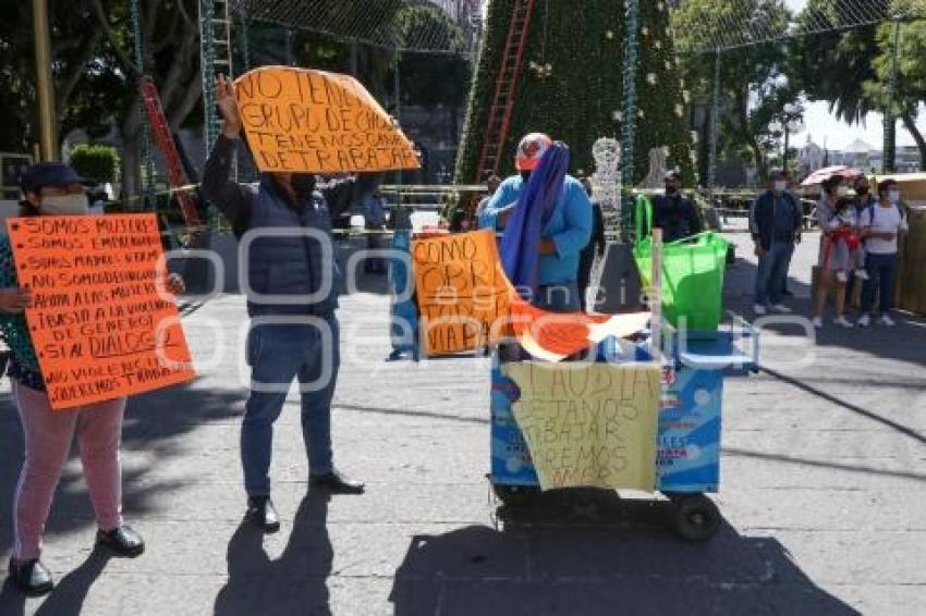 ZÓCALO . VENDEDORES AMBULANTES