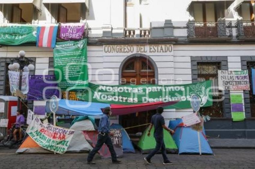 FEMINISTAS . CONGRESO DEL ESTADO