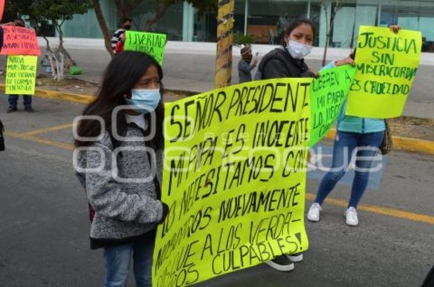 TEHUACÁN . BLOQUEO