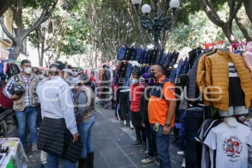 AYUNTAMIENTO . VENDEDORES AMBULANTES