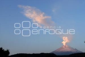 VOLCÁN POPOCATÉPETL . FUMAROLA