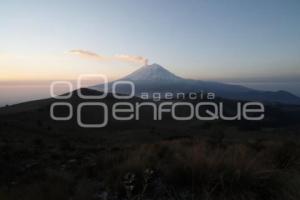 VOLCÁN POPOCATÉPETL . FUMAROLA