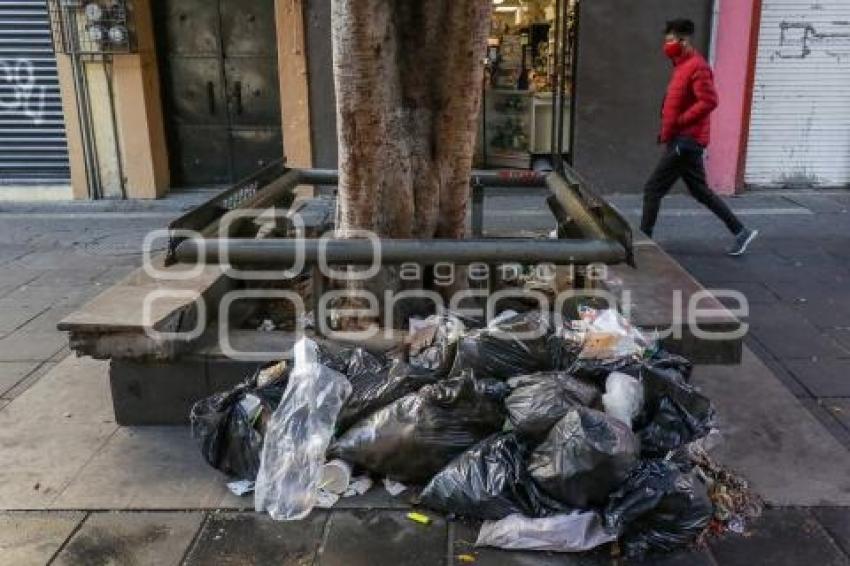 5 DE MAYO . BASURA