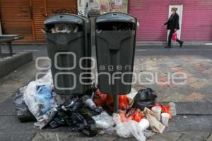 5 DE MAYO . BASURA