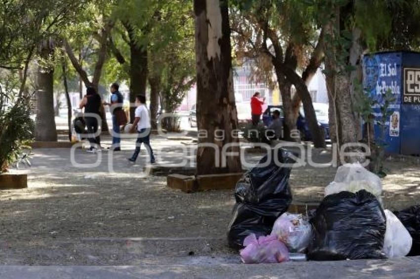 CALLES . BASURA