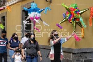 LA CALLE DE LAS PIÑATAS