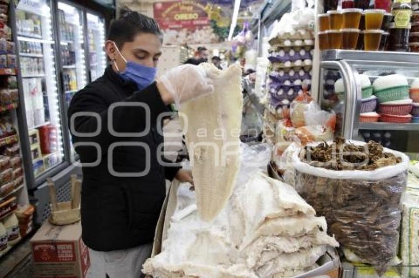 MERCADO . COMPRAS NAVIDEÑAS