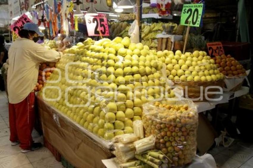 MERCADO . COMPRAS NAVIDEÑAS