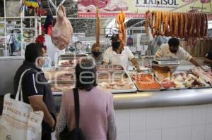 MERCADO . COMPRAS NAVIDEÑAS