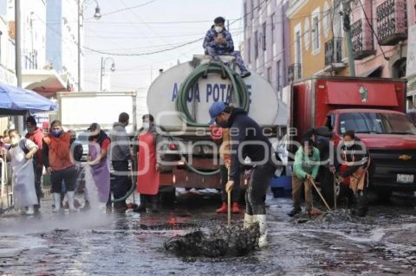 LIMPIEZA MERCADO 5 DE MAYO