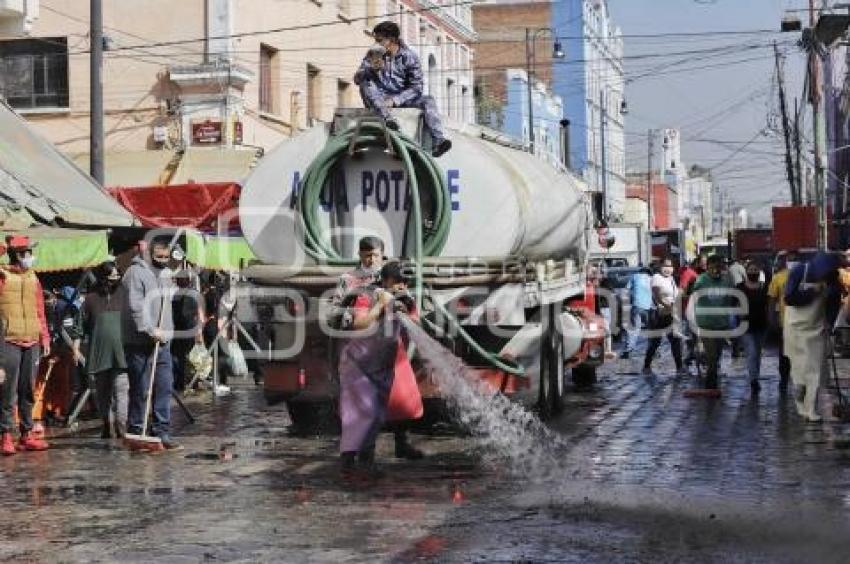 LIMPIEZA MERCADO 5 DE MAYO