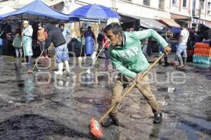 LIMPIEZA MERCADO 5 DE MAYO