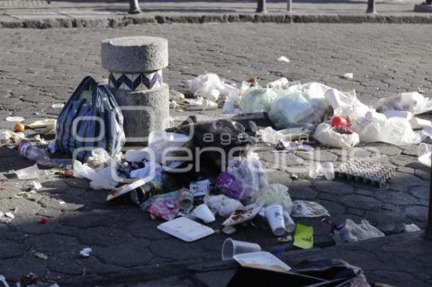 BASURA . AÑO NUEVO