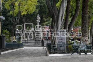 CONFINAMIENTO . ZÓCALO