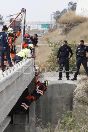 CADÁVER EN BARRANCA