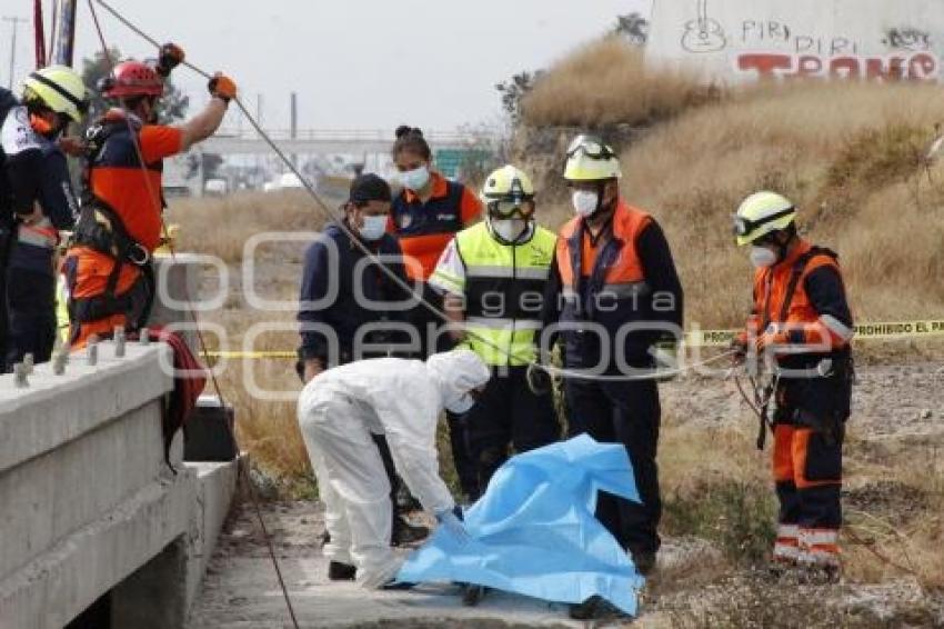 CADÁVER EN BARRANCA