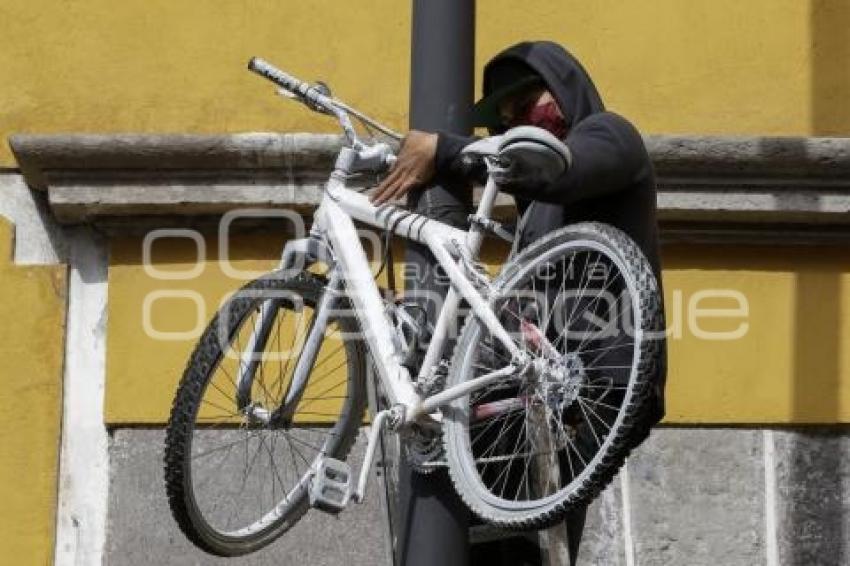 BICICLETA BLANCA