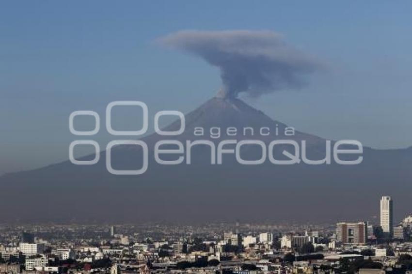 VOLCÁN POPOCATÉPETL . FUMAROLA