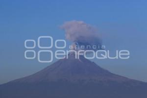 VOLCÁN POPOCATÉPETL . FUMAROLA