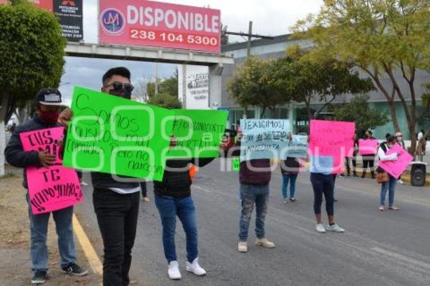 TEHUACÁN . MANIFESTACIÓN